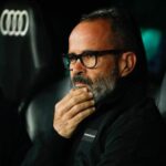 El «rajadón» de Álvaro Cervera tras el polémico arbitraje ante el Racing: “No me vuelvo a poner detrás de una pancarta de ‘respeto’ a los árbitros…»