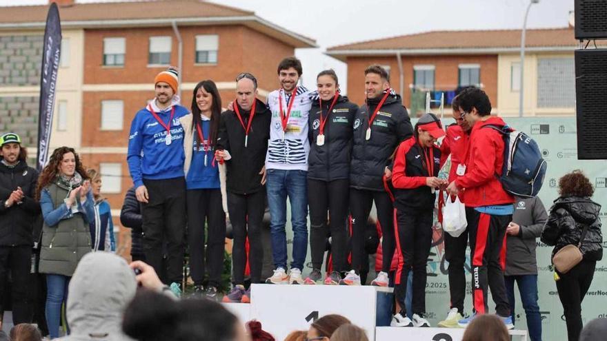 Éxito de La Cerezal de Ribadesella en la Media Maratón de León: vence por clubes en categoría mixta