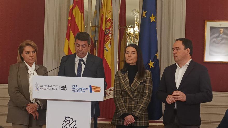 De la «expulsión de inmigrantes ilegales» a los «postulados climáticos extremistas»: Mazón abraza el marco ideológico de Vox