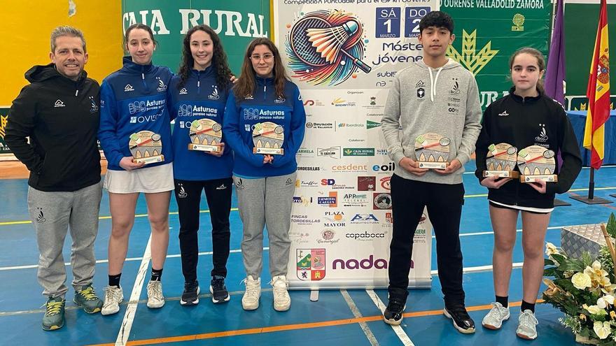 Bádminton Oviedo brilla en el Máster Jóvenes de Tordesillas con seis medallas, incluyendo un oro en dobles femenino