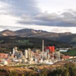 Ence, con fábrica en Navia, gana 31,6 millones gracies al alza del preciu de la celulosa
