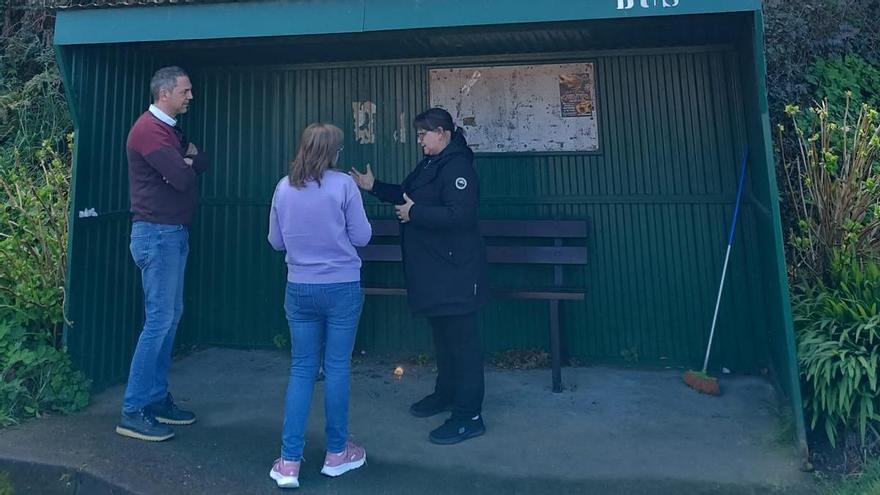 Quejas en una de las rutas escolares de Navia: «Ya dejaron en tierra a los menores cuatro veces»