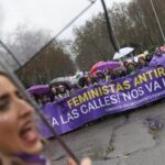 Miles de mujeres salen a las calles en un 8M que suma otra víctima de violencia de género
