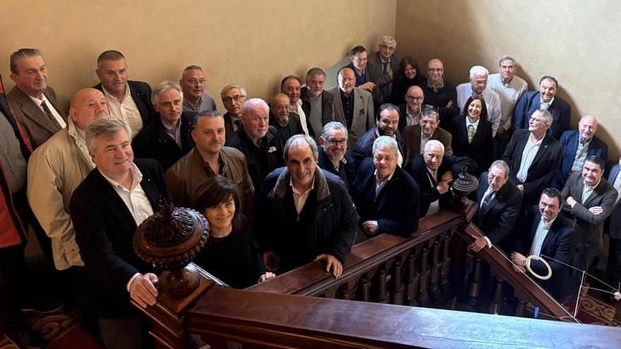 Los veteranos de los Acuerdos de Oviedo piden a la gran siderurgia que se comprometa con Asturias