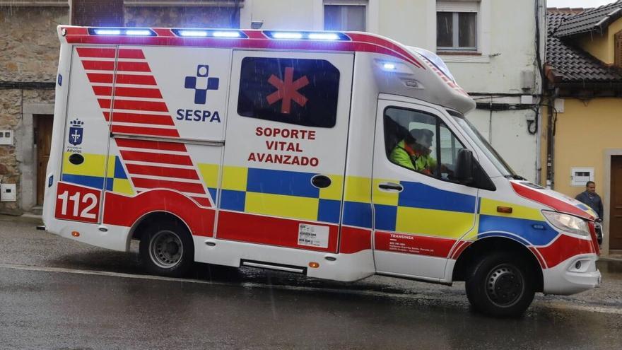 «¿Cómo pudo ser?», se preguntan allegados a los dos menores heridos en un domicilio de Grado, uno de ellos intervenido de urgencia
