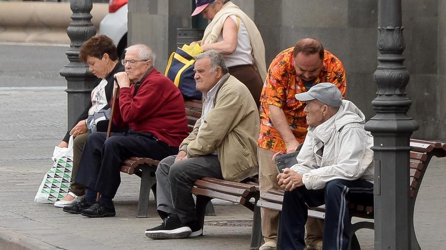 Las pensiones dentro de 20 años: esta es la cantidad exacta que deberás tener en el banco para jubilarte, según los economistas