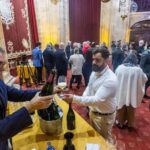 La sidra asturiana con burbuja pierde gas y busca una mayor entrada en los restaurantes