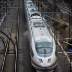 Una avería en la estación de Sants de Barcelona hace evacuar a 400 pasajeros de un tren de alta velocidad