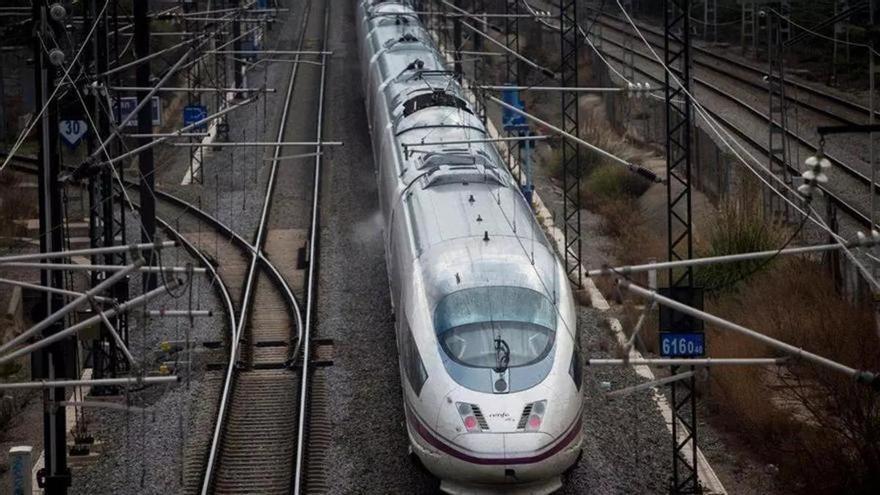 Una avería en la estación de Sants de Barcelona hace evacuar a 400 pasajeros de un tren de alta velocidad