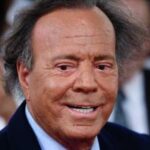 El complicado estado de salud de Julio Iglesias obliga a emitir un nuevo parte médico: «Es un cáncer»