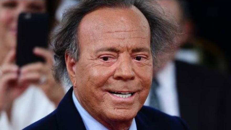 El complicado estado de salud de Julio Iglesias obliga a emitir un nuevo parte médico: «Es un cáncer»