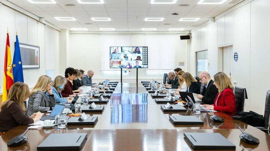 «Delegación» o «cesión»: el PP, el Gobierno y Cataluña chocan por las competencias migratorias