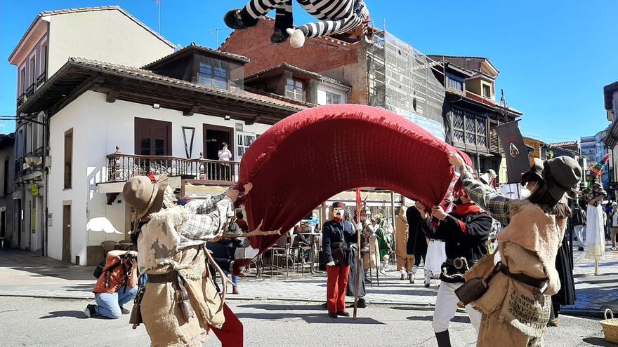 Les Mazcaraes llegan la Pola: el desfile, en imágenes