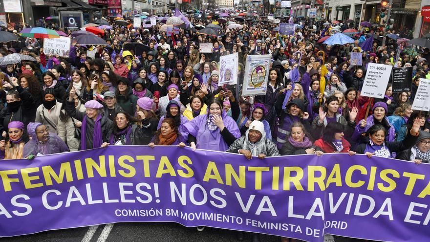 Las calles de Madrid se llenan de mujeres para reivindicar el 8M