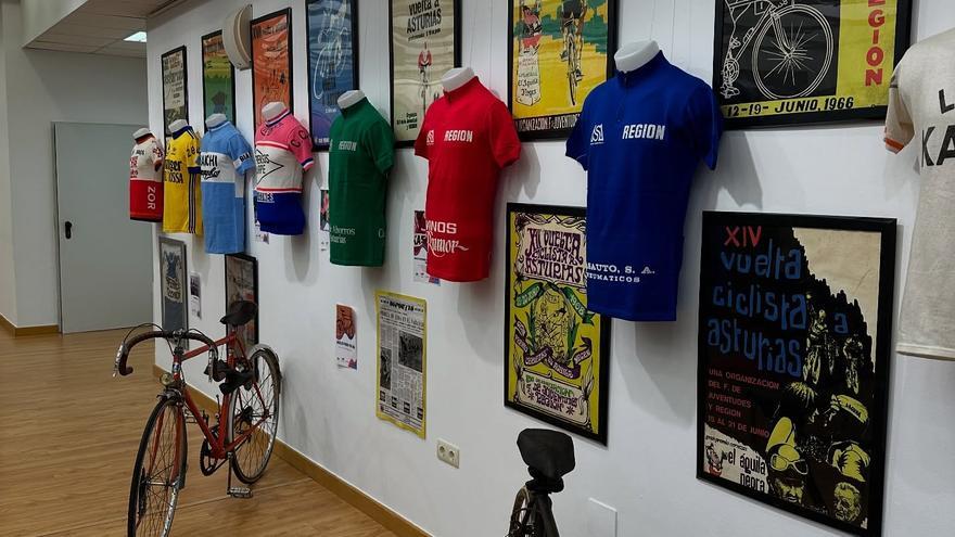 La Vuelta a Asturias recala en el Occidente: estos son los lugares donde podrás visitar la exposición del centenario