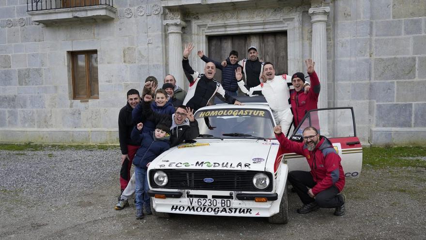 La victoria del rally «Solo Escort» se queda en casa: Juanjo Ordiales y Jorge Miranda, de la escudería Cornellana Clásicos, se proclaman campeones