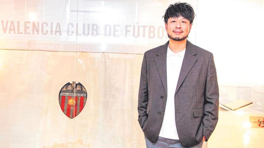 Layhoon Chan cede la presidencia del Valencia a Kiat Lim