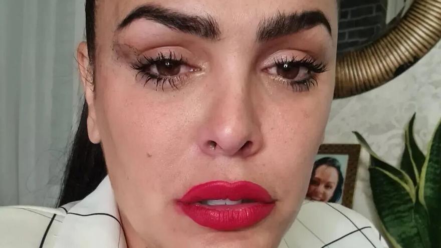 Preocupación por el estado de salud de Amor Romeira tras acudir a una clínica: «No se asusten»