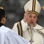 El papa pasó una noche tranquila y se espera un nuevo parte médico
