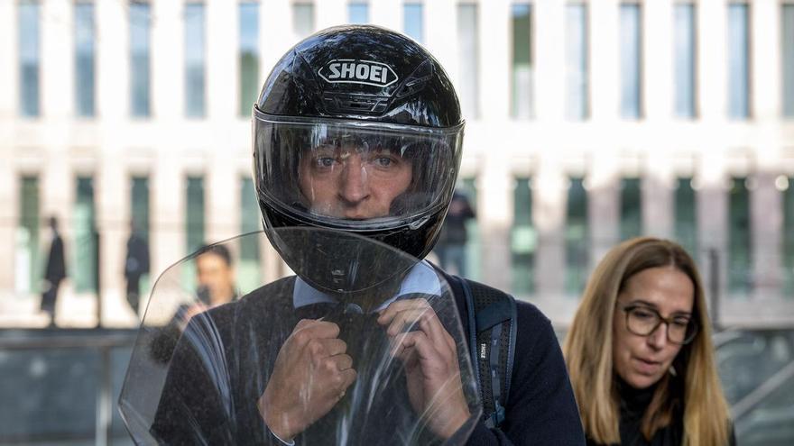La jueza cita a dos directivos de Glovo tras las acusaciones de burlar la regularización de sus ‘riders’