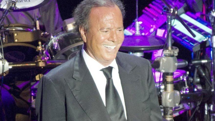 Un amigo de Julio Iglesias da la última hora sobre el estado de salud de Julio Iglesias: «Es un cáncer benigno muy puñetero»