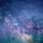 Una anomalía cósmica en el corazón de la Vía Láctea podría desvelar un universo invisible