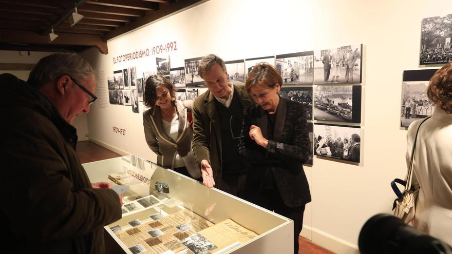 La inauguración de la exposición «Gijón/Xixón. Epicentro fotografía 1858-1992» (en imágenes)