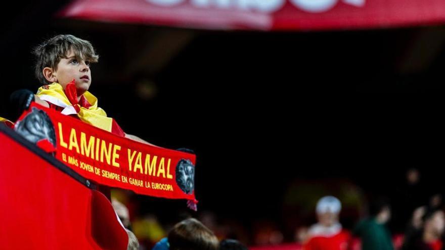 Lamine Yamal, el «superhéroe» de España, se emancipa