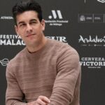 Mario Casas se busca a sí mismo lejos de casa en la película ‘Molt lluny’