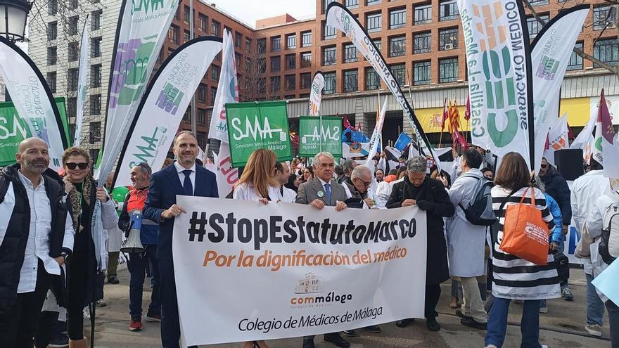 Unas 16 organizaciones médicas se agrupan para reclamar a Sanidad un Estatuto propio: «Los jueces lo tienen»
