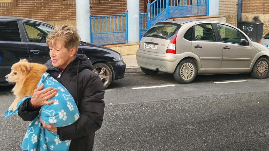 Conmoción en La Corredoria por la detención de un vecino que tenía el cadáver de su madre en casa: «Estaban muy unidos»