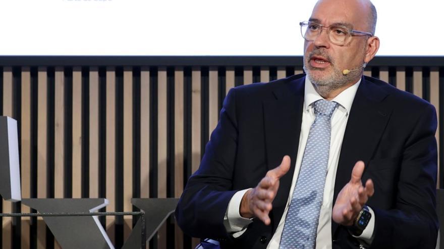 Telefónica calienta la ola de fusiones y se abre a “cualquier opción” en España, Alemania y Reino Unido