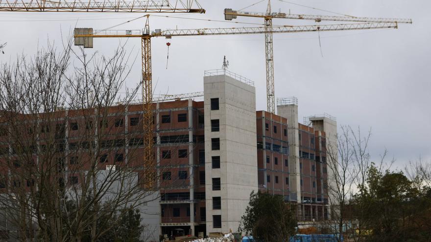 La obra de Cabueñes hubiese acabado en septiembre de 2026 con el plan actual, estima Salud
