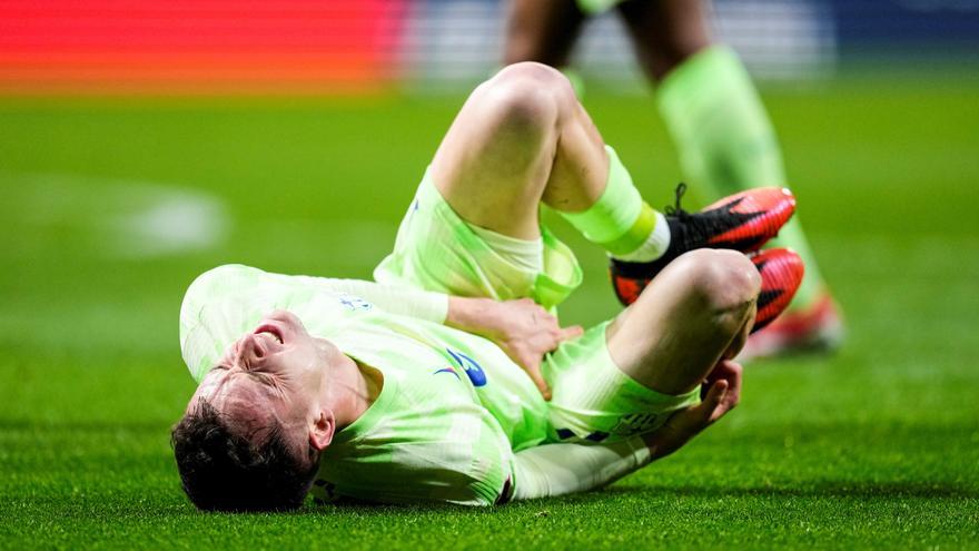 El Barcelona pierde a Casadó por una lesión grave de rodilla