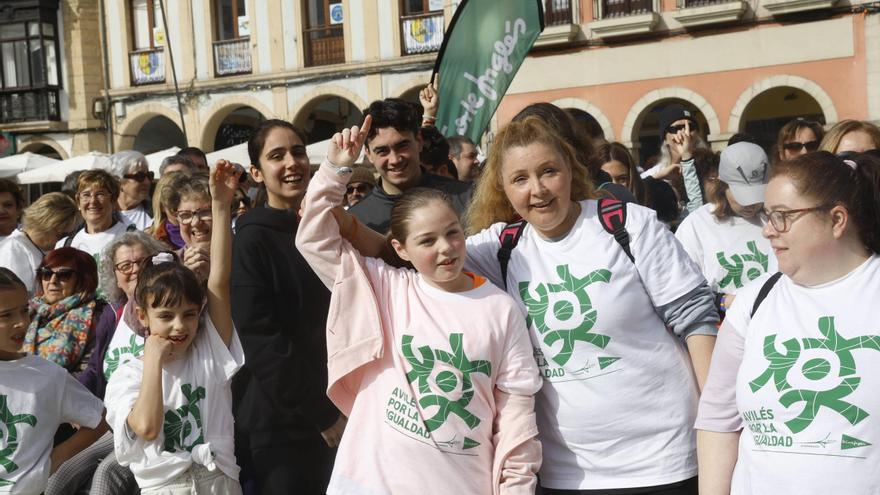 EN IMÁGENES: Así discurrió por Avilés la 11.ª Marcha por la Igualdad