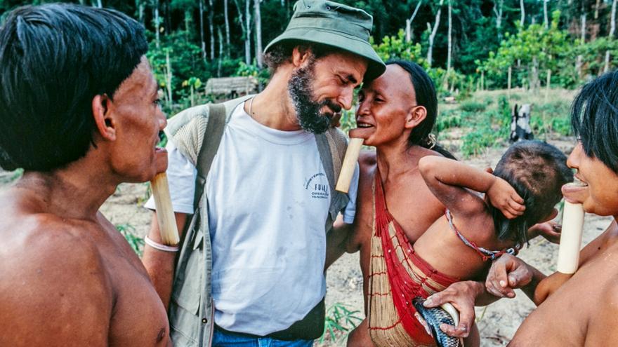 Sydney Possuelo, explorador brasileño: “Los indígenas aislados primero te tocan la cara o los genitales para ver si eres como ellos”