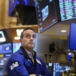 Wall Street ‘retira’ a Trump en 2025 el apoyo que le mostró en su debut como presidente de EEUU