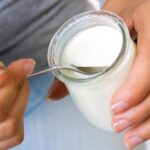 Los tres beneficios del yogur que te harán volver a incluirlo en tu dieta