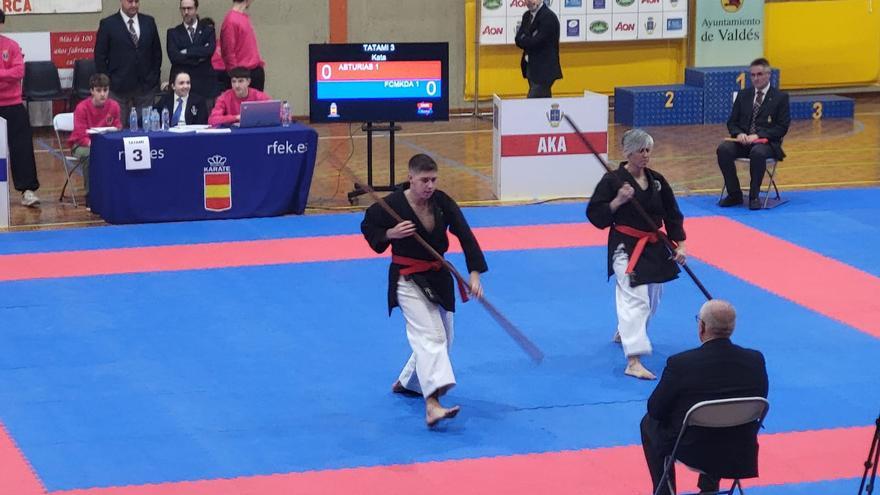 Dos luarqueses se proclaman campeones de España de Kobudo y Goshin en la capital valdesana