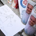 El Papa pasó una noche tranquila tras una nueva mejora en sus condiciones clínicas