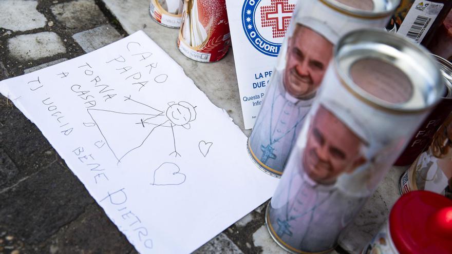 El Papa pasó una noche tranquila tras una nueva mejora en sus condiciones clínicas