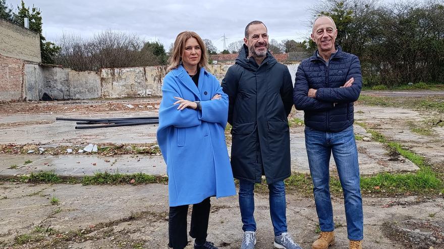 El alcalde de Siero asegura que aún no está decidido que los parkings disuasorios vayan a ser zona azul