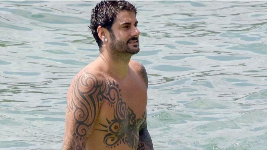 Melendi se cuela en Supervivientes tras el abandono de Beatriz Rico: «Nunca pongo nada pero…»