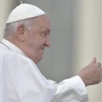 El Papa sigue mejorando y ya no necesita la ventilación mecánica mientras duerme