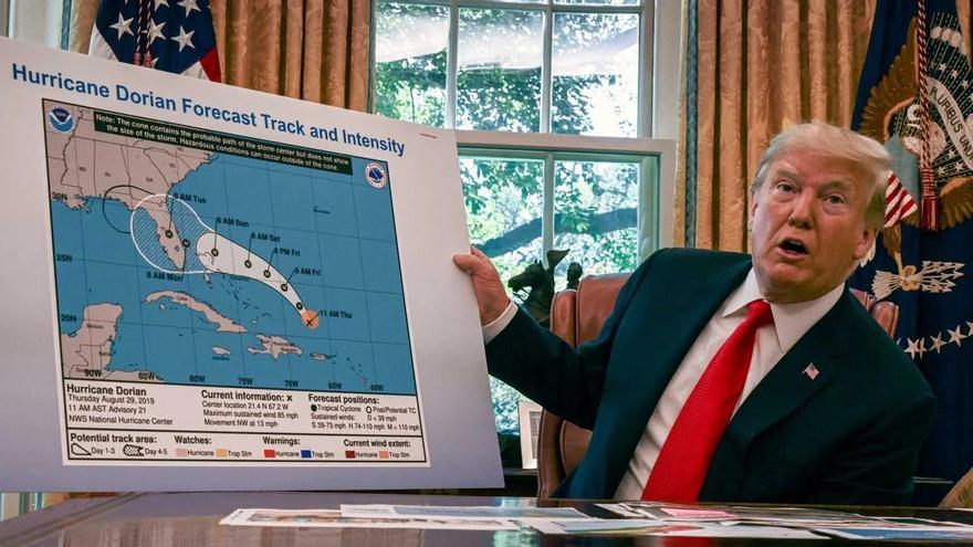Trump ordena despidos masivos en la agencia que avisa de la llegada de huracanes