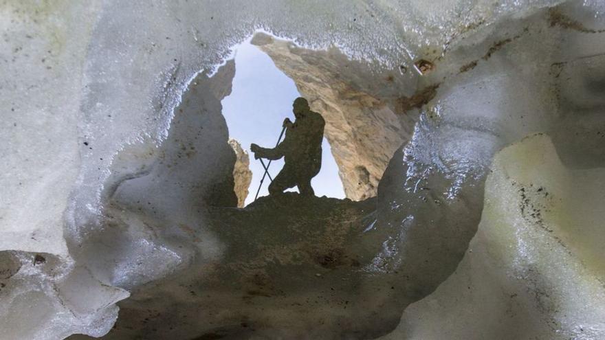 Alerta nos Picos d’Europa: el xelu primitivo d’una icónica cueva derrítese