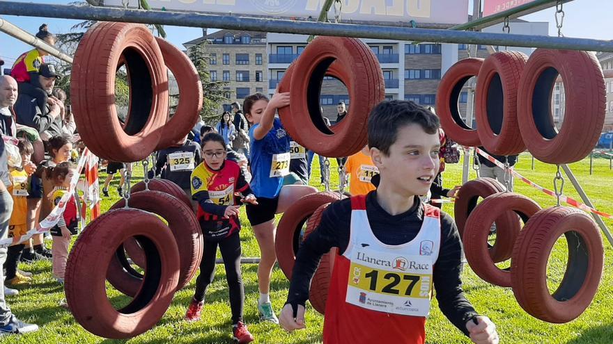 La Llanera Race, en imágenes: así ha sido la multitudinaria carrera de obstáculos