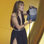Miley Cyrus anuncia la fecha de estreno de su noveno álbum ‘Something Beautiful’