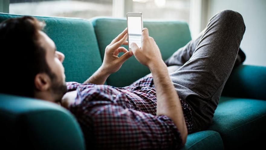 Alerta máxima de la Policía con lo que está pasando con los teléfonos móviles: meses después tu cuenta bancaria está en cero