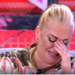 Belén Esteban se rompe en directo tras anunciar que esta importante etapa de su vida llega a su fin: «Toca hacer maletas»